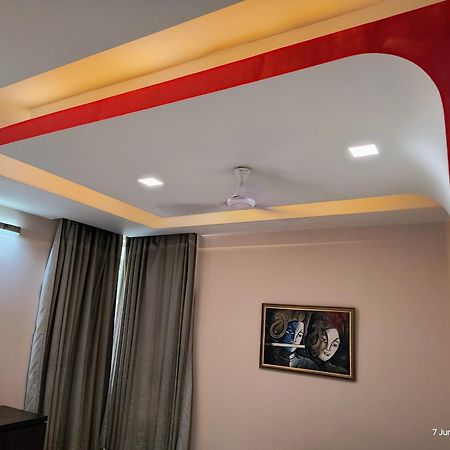 Hotel Mvr Stay By Admire Inn Нойда Екстер'єр фото