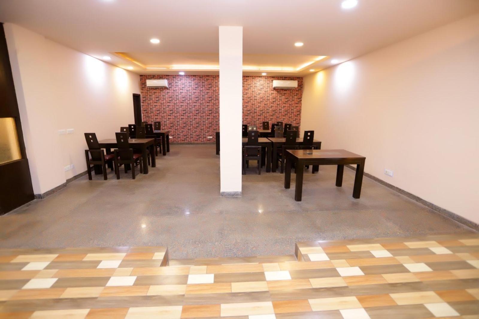 Hotel Mvr Stay By Admire Inn Нойда Екстер'єр фото