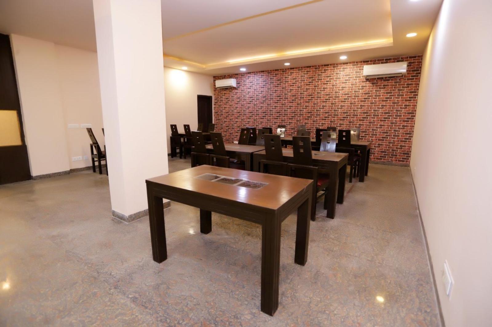 Hotel Mvr Stay By Admire Inn Нойда Екстер'єр фото