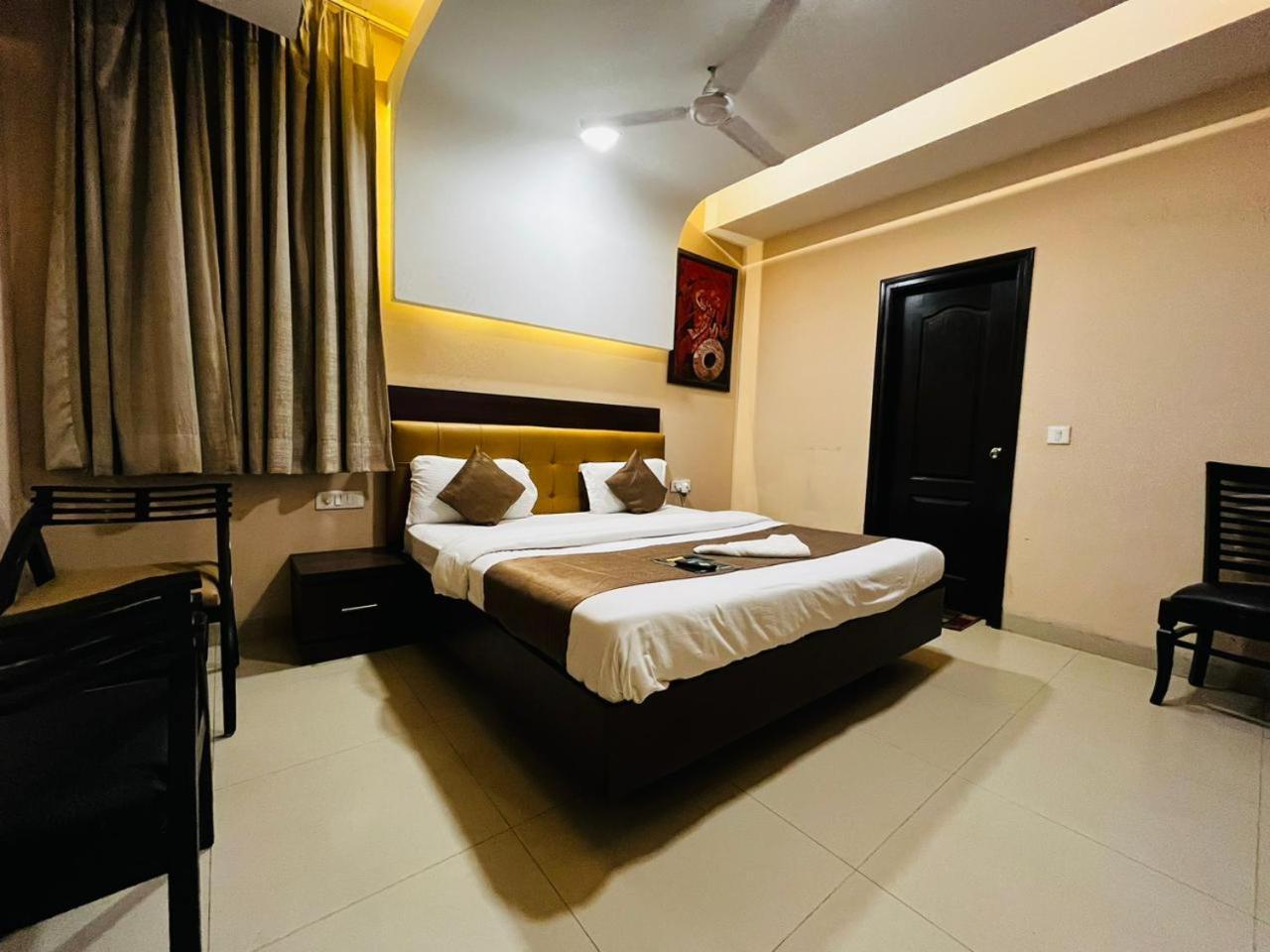 Hotel Mvr Stay By Admire Inn Нойда Екстер'єр фото