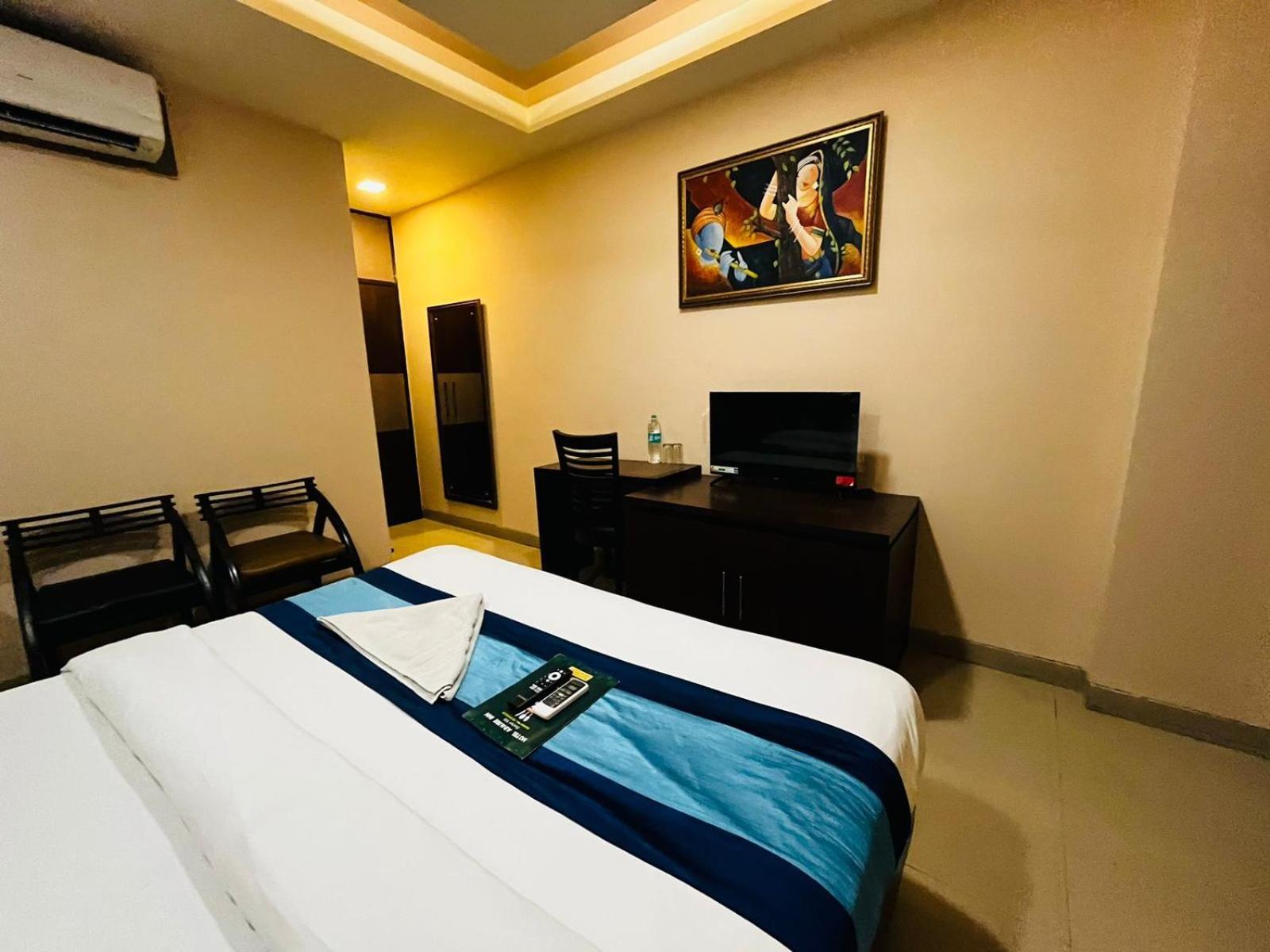 Hotel Mvr Stay By Admire Inn Нойда Екстер'єр фото