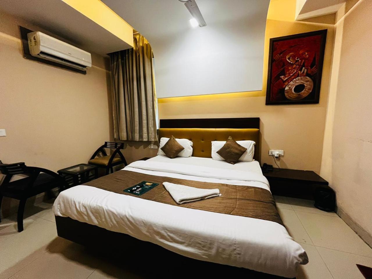 Hotel Mvr Stay By Admire Inn Нойда Екстер'єр фото